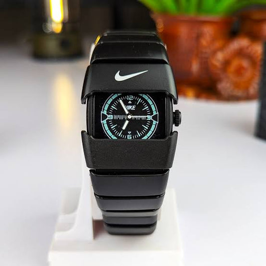 Premium Analog Sport Watch – Black Edition | AthleZone